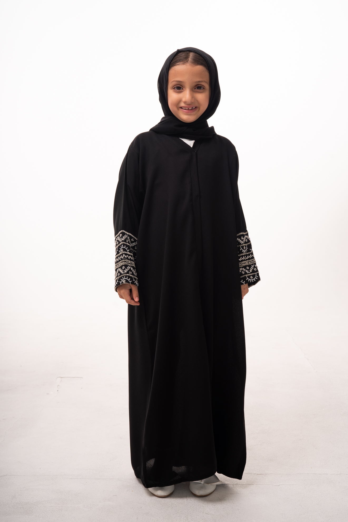 Black Beaded Wrist Girls Open Abaya with Strap