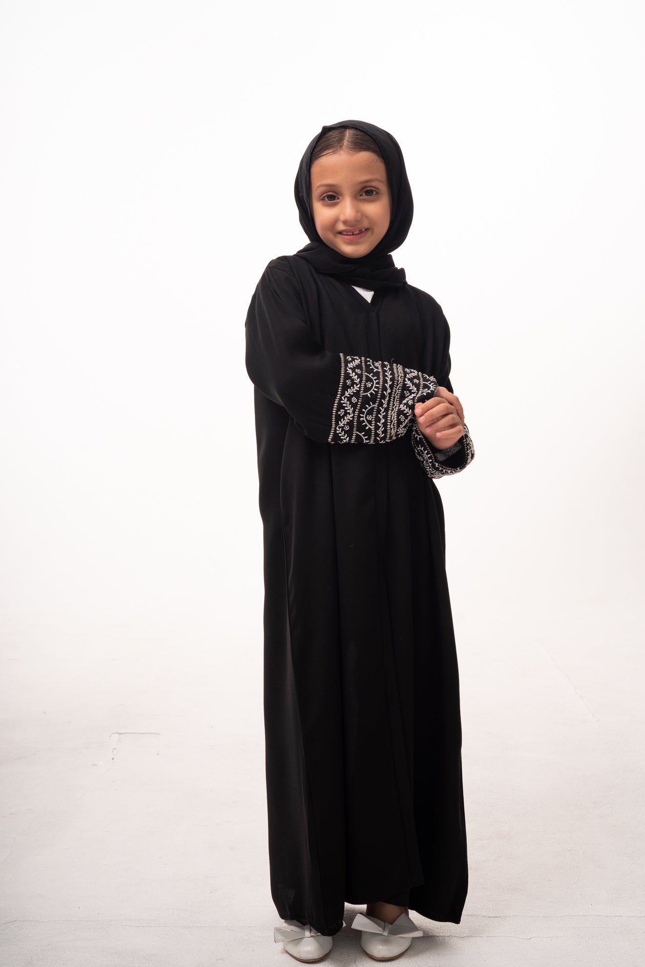 Black Beaded Wrist Girls Open Abaya with Strap