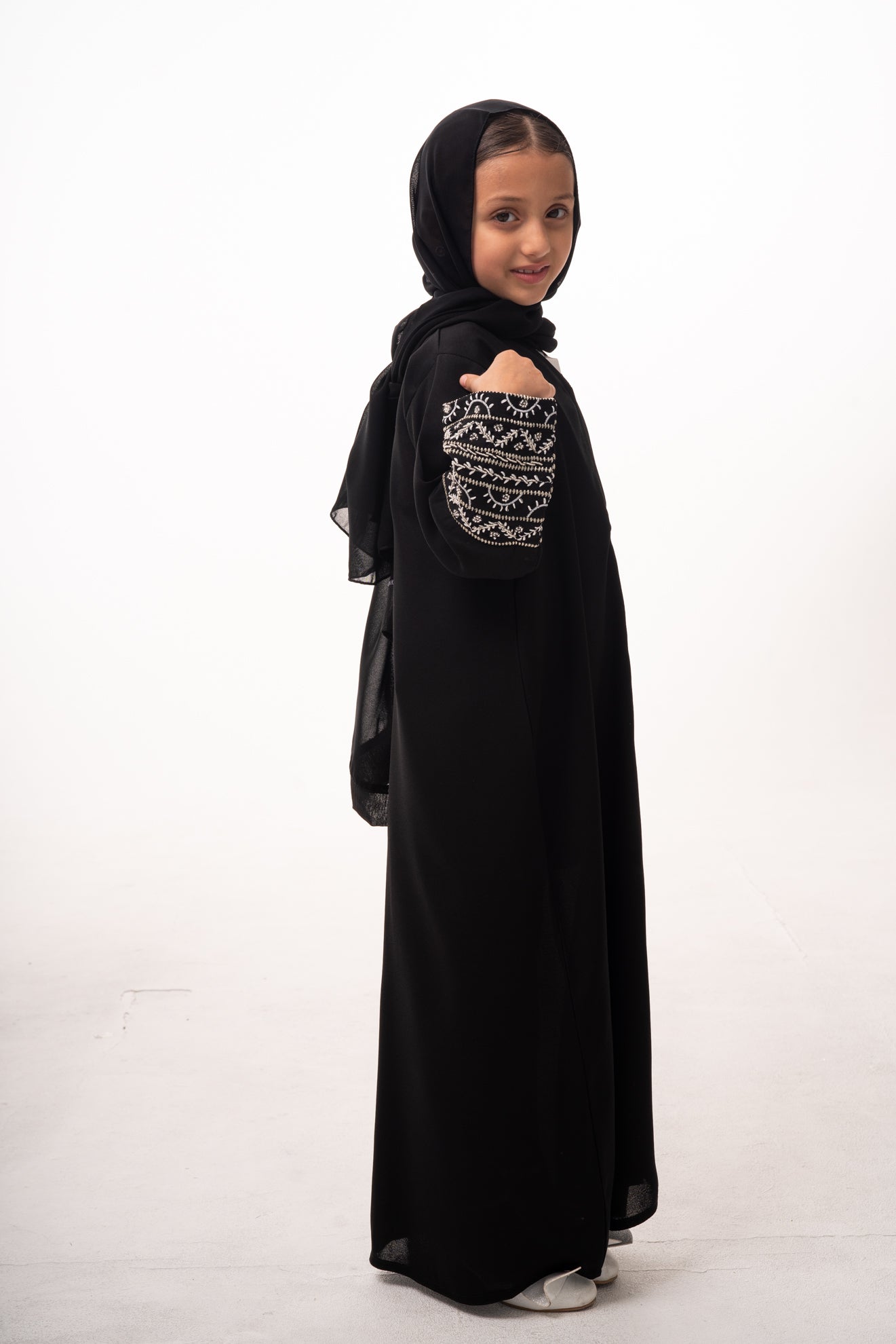 Black Beaded Wrist Girls Open Abaya with Strap