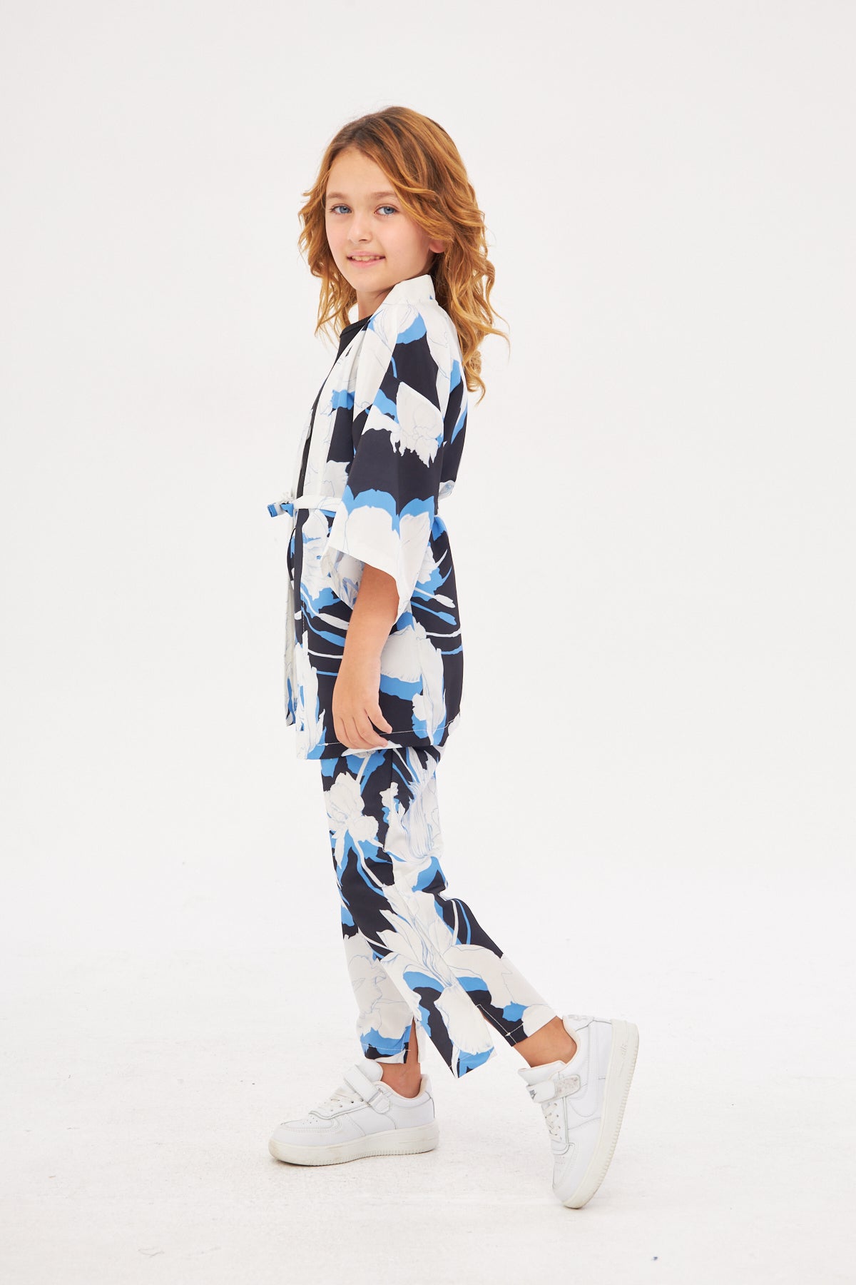 Mommy & Me - Ava Floral Print Kimono & Pant Girls Set – White & Navy Blue