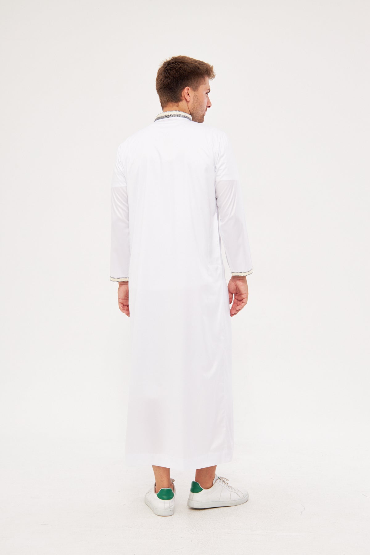Amir Black Embroidery Thobe - White