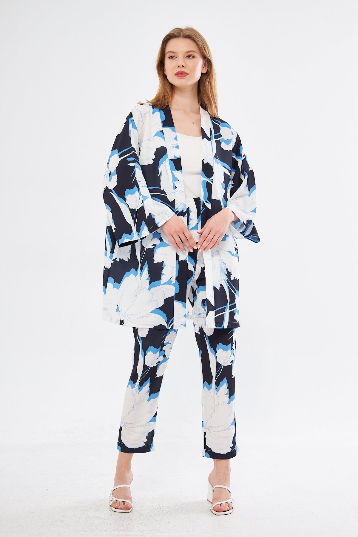 Ava Floral Print Kimono & Pant Set - White & Navy Blue