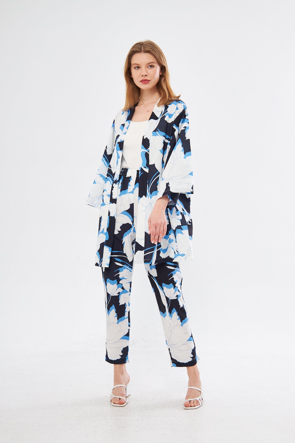 Ava Floral Print Kimono & Pant Set - White & Navy Blue