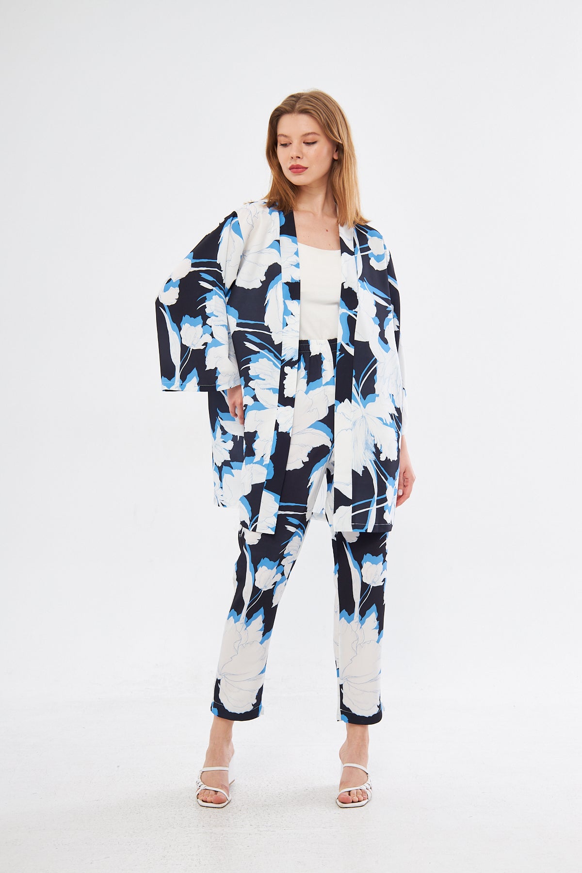 Ava Floral Print Kimono & Pant Set - White & Navy Blue