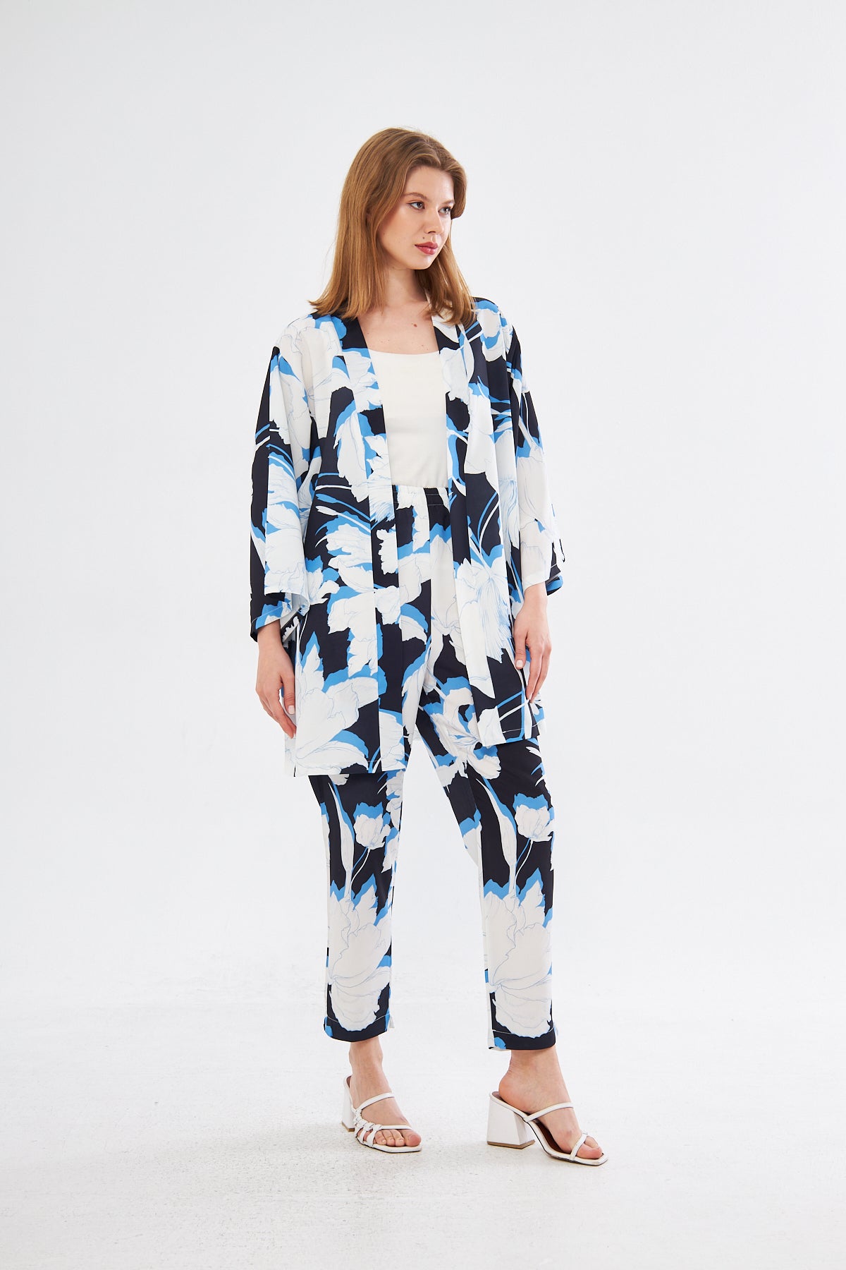 Ava Floral Print Kimono & Pant Set - White & Navy Blue