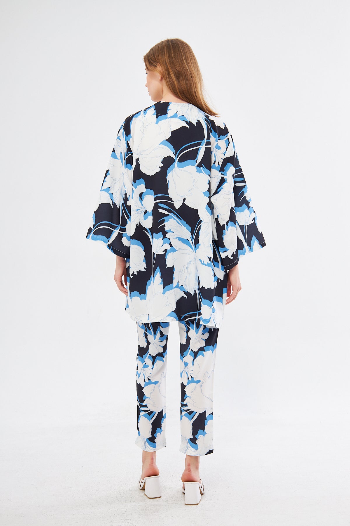 Ava Floral Print Kimono & Pant Set - White & Navy Blue