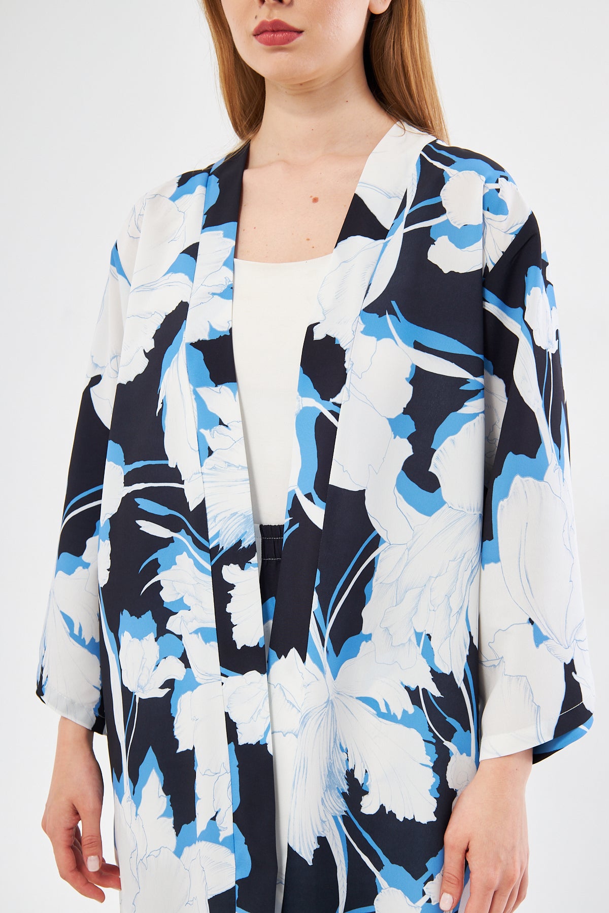 Ava Floral Print Kimono & Pant Set - White & Navy Blue