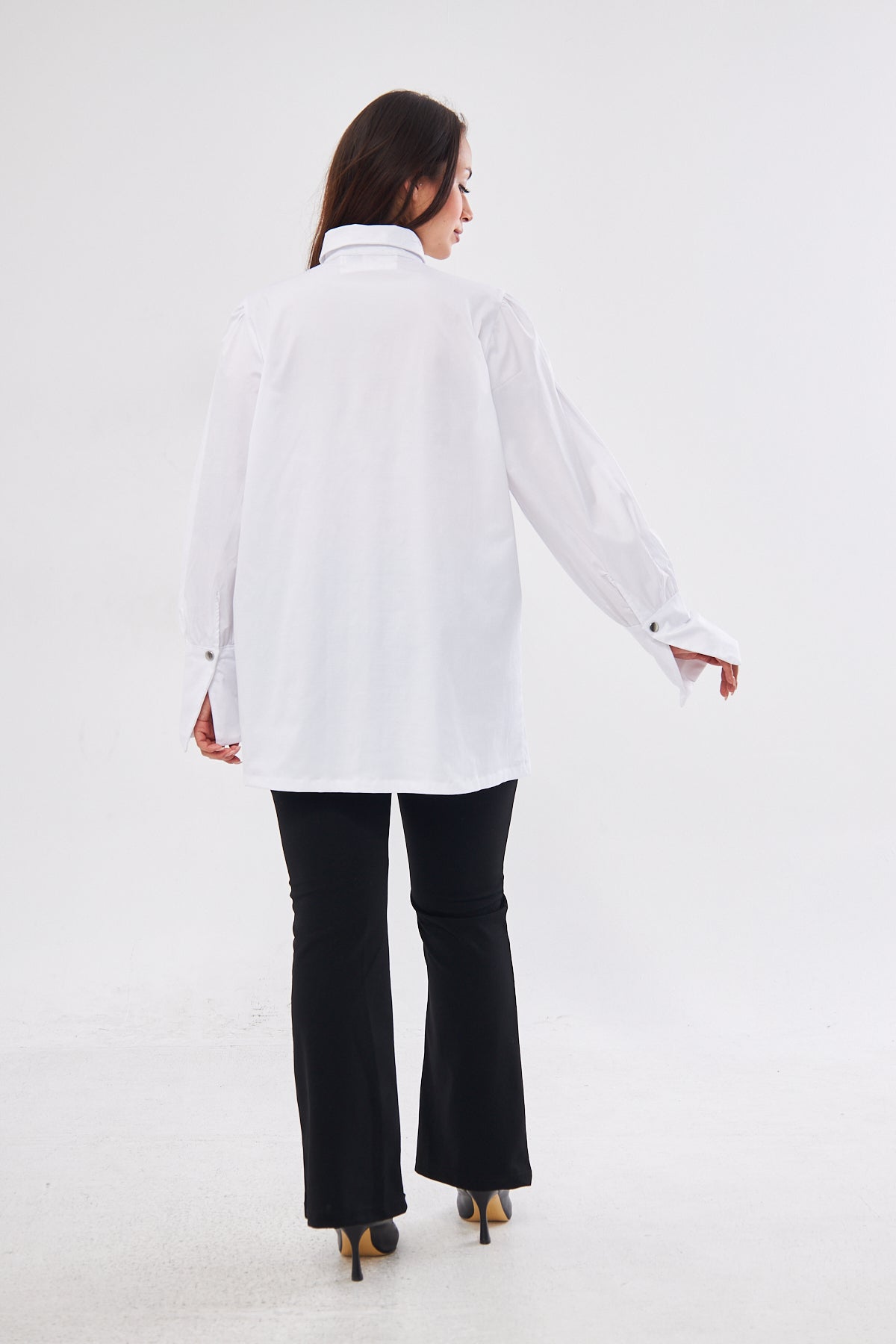 Long Sleeve Buttoned Top- White